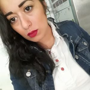 Meet your Posher, Roxana